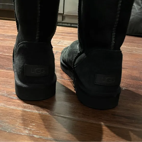 Ugg Classic Tall Black Boots (NWOT) Womens Size 7