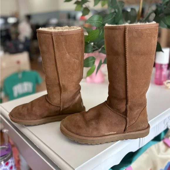 UGG Classic Tall II Chestnut Boots  Size 6