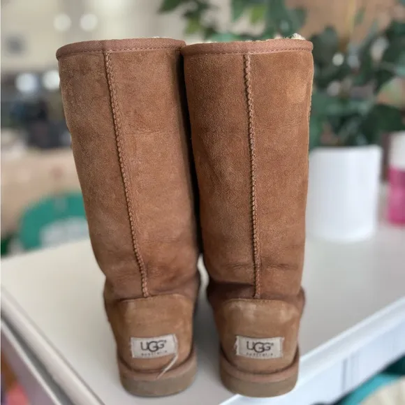 UGG Classic Tall II Chestnut Boots  Size 6