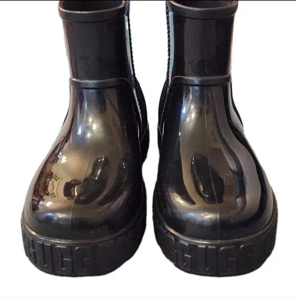UGG Drizlita Ankle Boot Size 7 Color Black