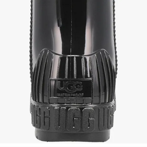 UGG Drizlita Ankle Boot Size 7 Color Black