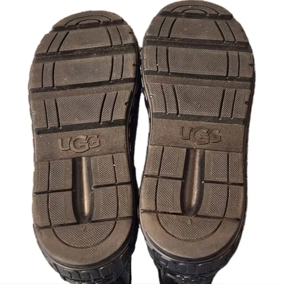 UGG Drizlita Ankle Boot Size 7 Color Black