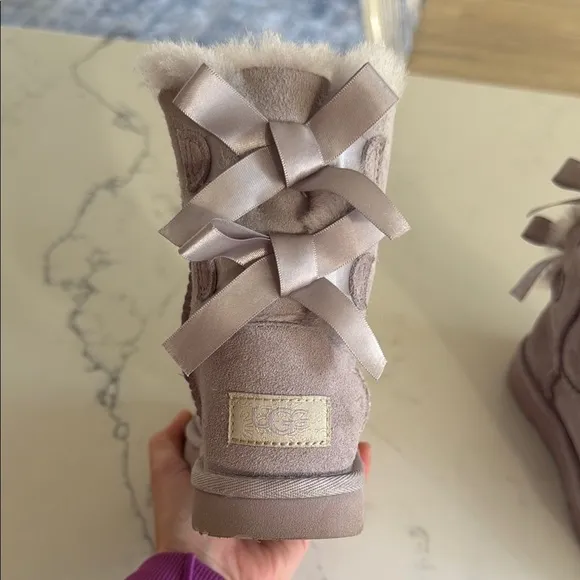 UGG girls Bailey Bow lavendar