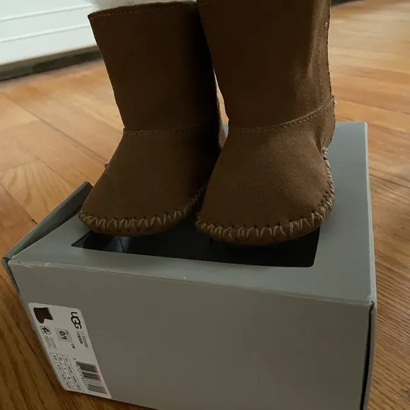 UGG Infant Caden Boots in Chestnut
