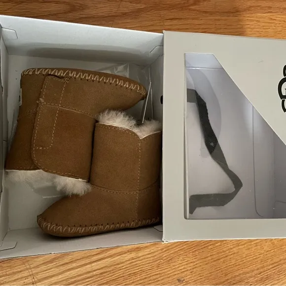 UGG Infant Caden Boots in Chestnut