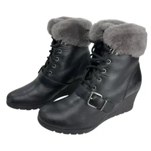 UGG JANNEY Black Wedge Waterproof Leather Faux Fur LinedShort Ankle Boots Size 7