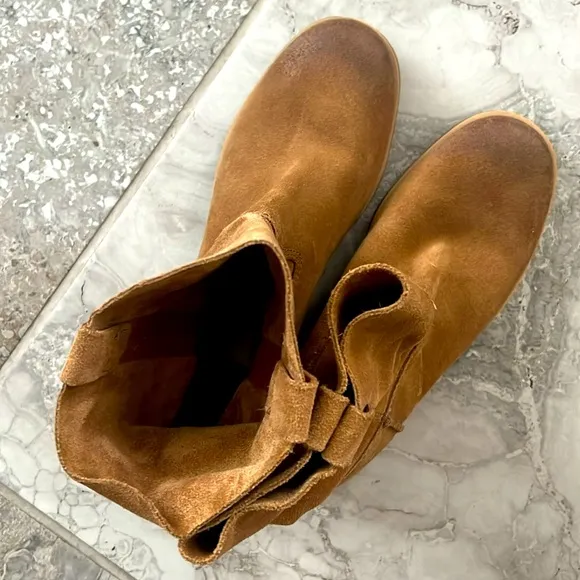 UGG Josefene Leather Short Boots in Chestnut, Size 5.5, New without Box