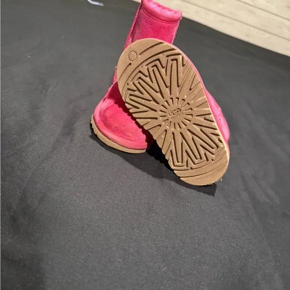 UGG Kids Boots in Bright Pink