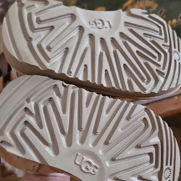 UGG Kids Brown Boots with Cream Lining