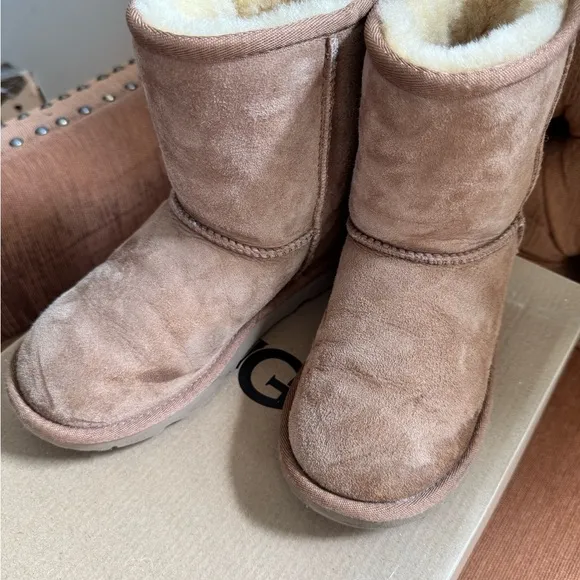 UGG Kids' Classic II Boots in Chestnut