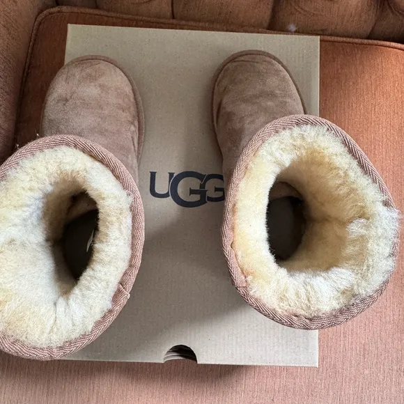 UGG Kids' Classic II Boots in Chestnut