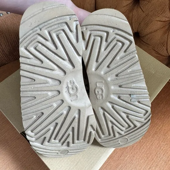 UGG Kids' Classic II Boots in Chestnut
