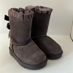 UGG Kids' Classic II Fashion Boot size 7 purple mauve