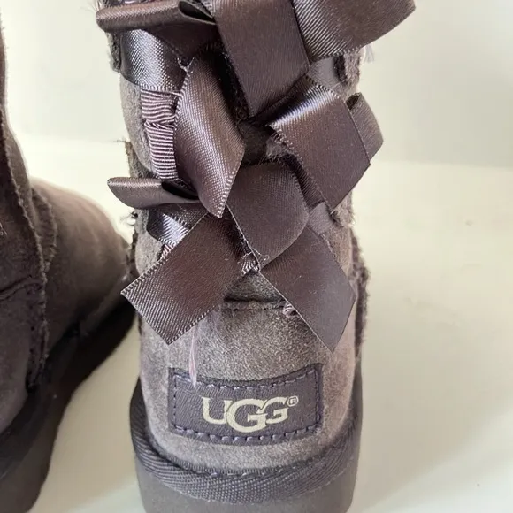 UGG Kids' Classic II Fashion Boot size 7 purple mauve