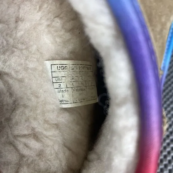 Ugg Kids Classic Short II Rainbow Boots Girls Size 2 Chestnut Brown Multicolor