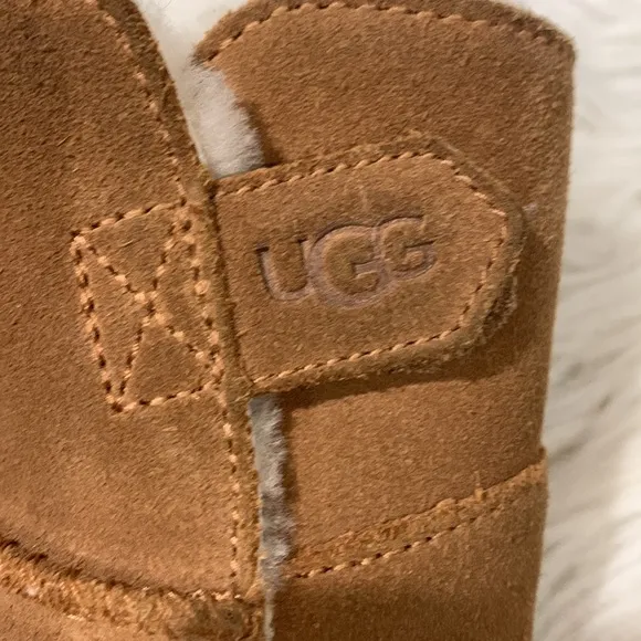 UGG Kids Tan Boots Shearling Lined hook &amp; loop closure size 2/3