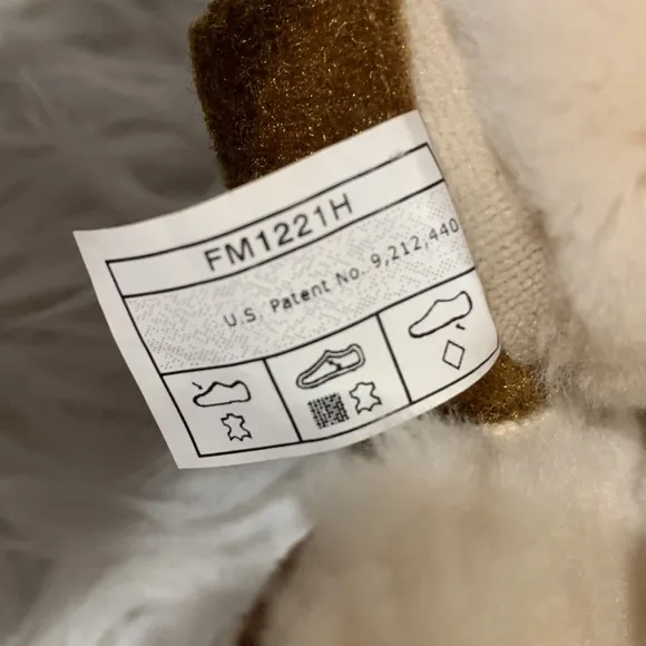 UGG Kids Tan Boots Shearling Lined hook &amp; loop closure size 2/3