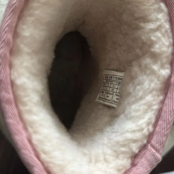 UGG Kids CLASSIC II BOOT METALLIC GLITTER - ROSE GOLD Size 7 or Women’s 8 or 9