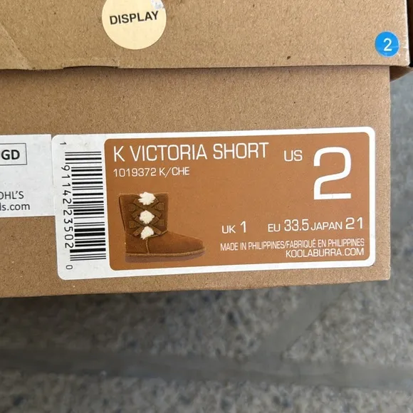 UGG Koolaburra Victoria short girl’s brown faux fur lined bow side boots size 2