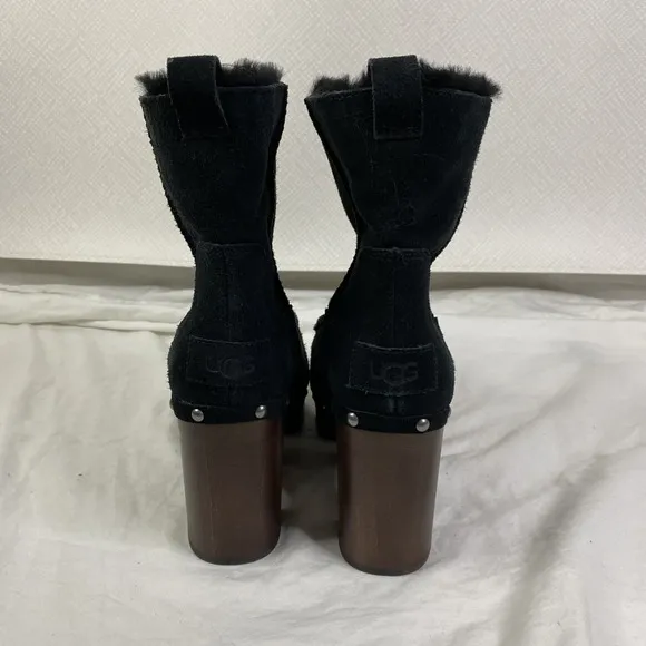 UGG Kouri Suede Sheepskin Clog Boots Women Black Sz 9 Platform Heel Studded Trim