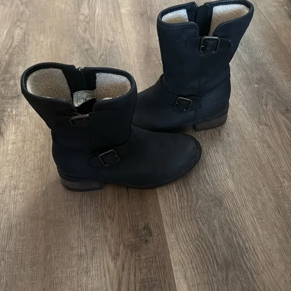Ugg Leather Boots size 7