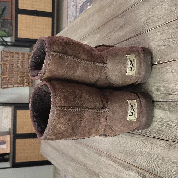 UGG Leather Winter Boots in Brown Size Woman's 7
