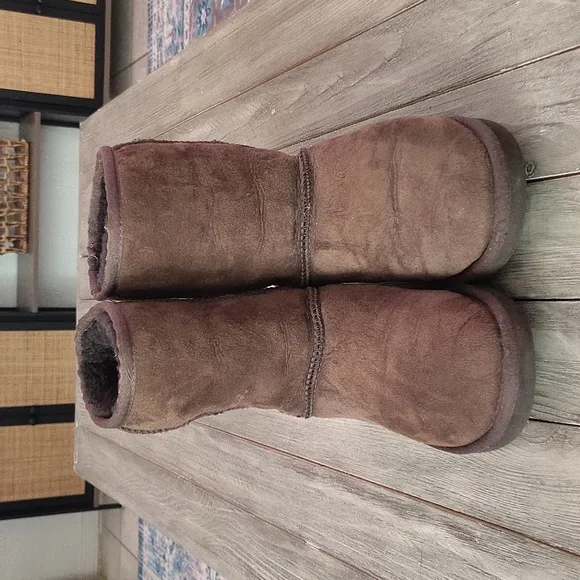 UGG Leather Winter Boots in Brown Size Woman's 7