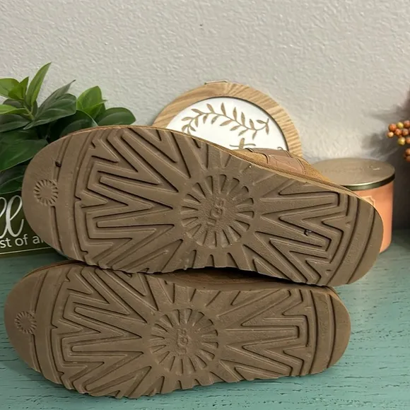 Ugg Logo Tape classic Mini Boots SZ 7
