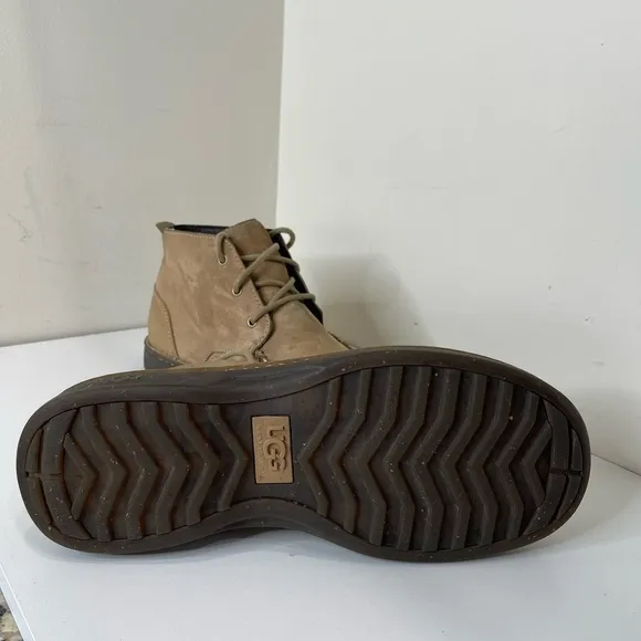 UGG Mens Chukka Boot hiking camping streetwear outdoor