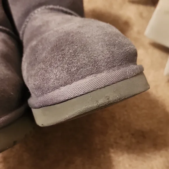 UGG Mini Continuity Bow Boots in Charcoal