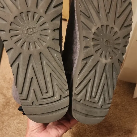 UGG Mini Continuity Bow Boots in Charcoal