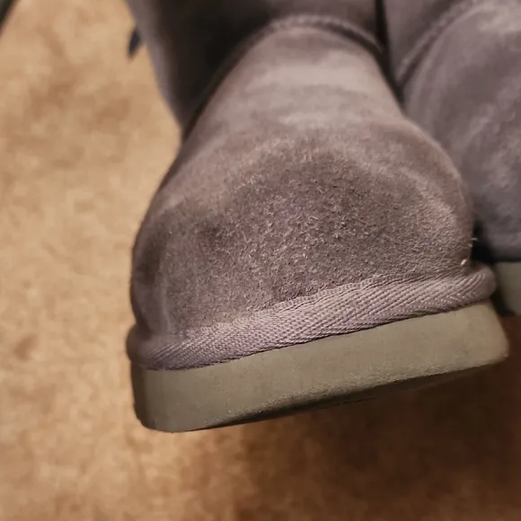 UGG Mini Continuity Bow Boots in Charcoal