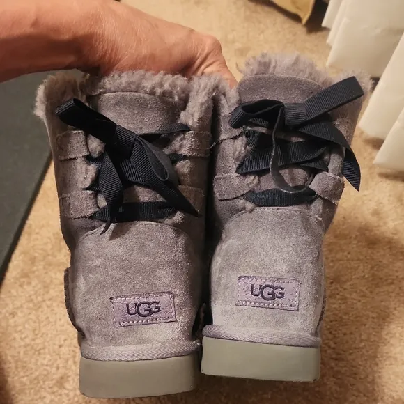 UGG Mini Continuity Bow Boots in Charcoal