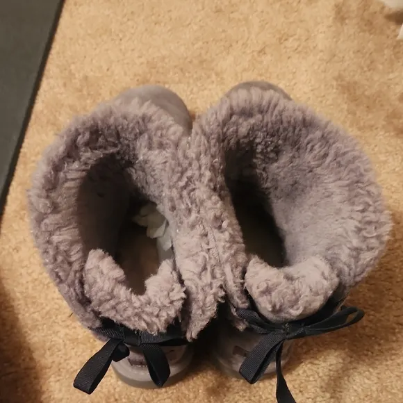 UGG Mini Continuity Bow Boots in Charcoal