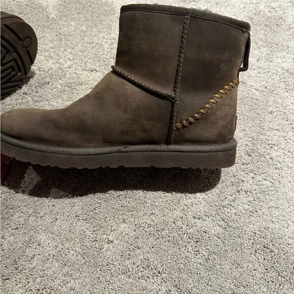 UGG Mini Deco short men’s boots. Size 12. Great condition!