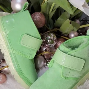 UGG Neumel Clear Chukka Parakeet Green Boots - Women's brand new