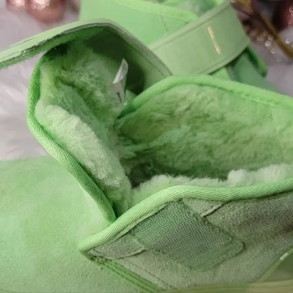 UGG Neumel Clear Chukka Parakeet Green Boots - Women's brand new