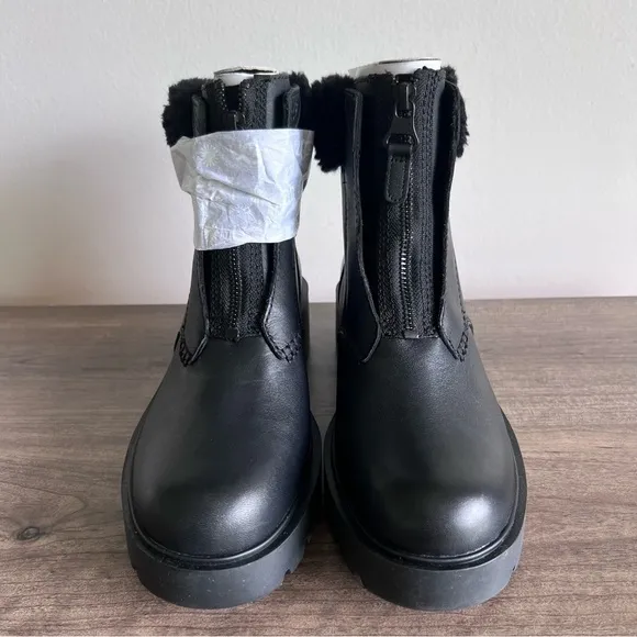 Ugg NEW Czeriesa Black Waterproof Women's Boot Size 8 #585