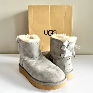 UGG NEW gray boots Dixi Flora perforated Bailey bows short womens 5 shearling