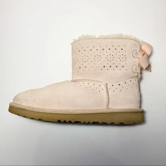 UGG Pink Suede Short Bow Boots Sz 5