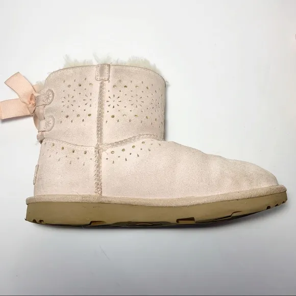UGG Pink Suede Short Bow Boots Sz 5