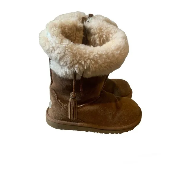 UGG Plumdale Tan Short Cuff Boots size 12