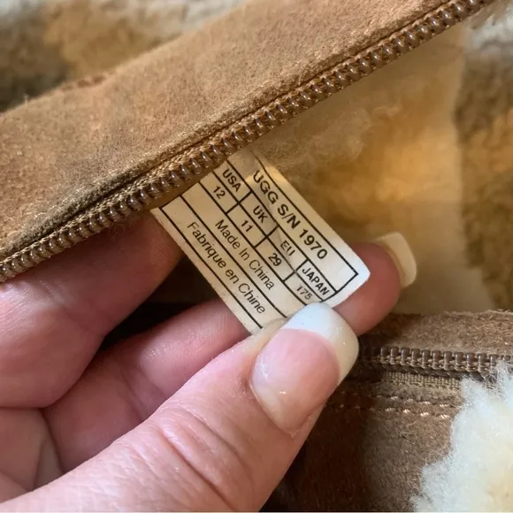 UGG Plumdale Tan Short Cuff Boots size 12