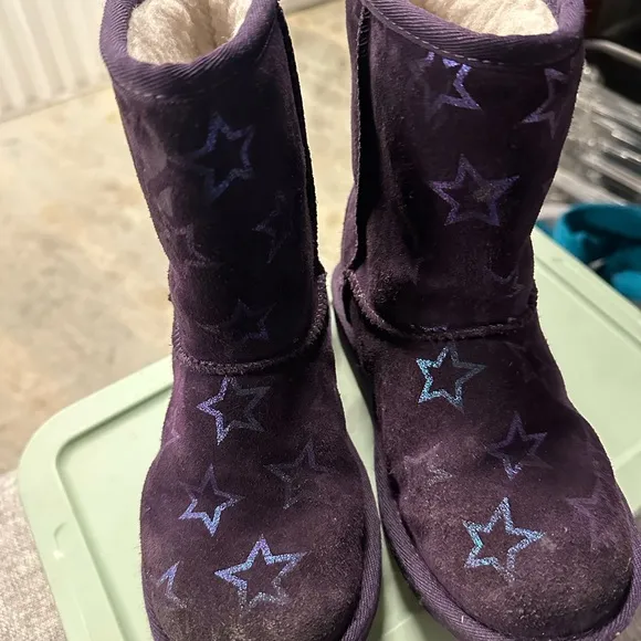 UGG Purple Star Boots