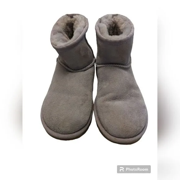 UGG Short Boots II - Lavender Size 6 only worn once