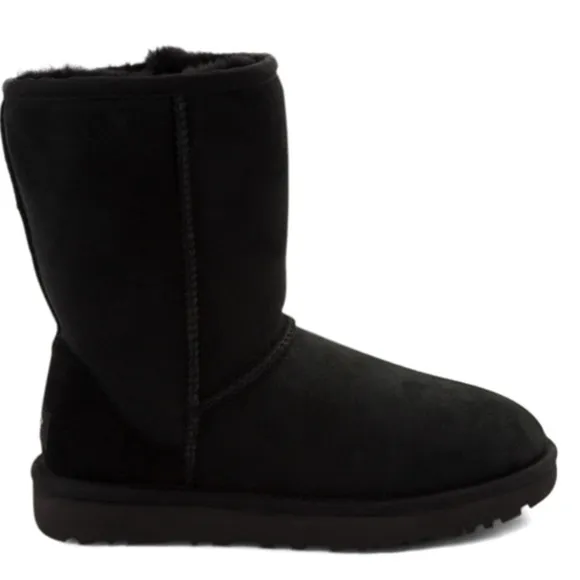UGG short classic Sherpa warm winter black boots size 6 Uggs