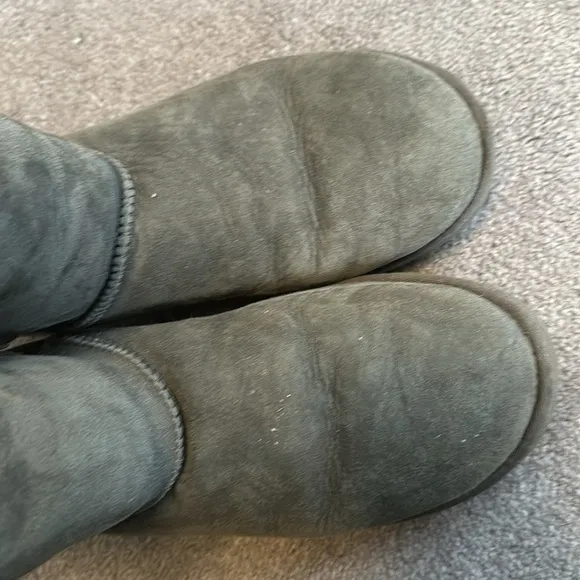 UGG Short Gray Autnetic Soft Boots US11