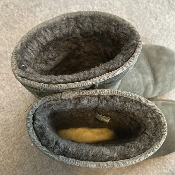 UGG Short Gray Autnetic Soft Boots US11