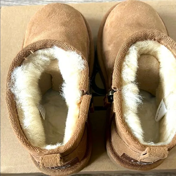 UGG Ultra Mini Kids Boots- chestnut
