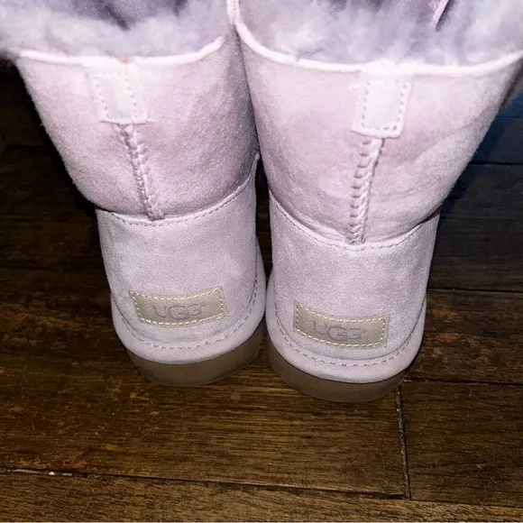 Ugg Women’s 7 Gita Lavender Fog Boots